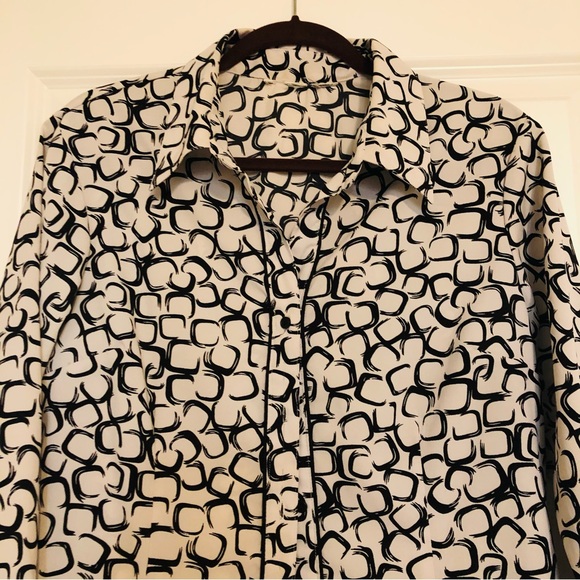 ✨LAST CHANCE✨ Grey and black patterned shirt - Picture 2 of 3